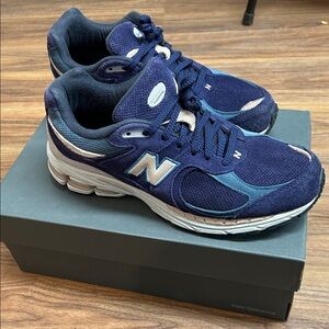 New Balance 2002R